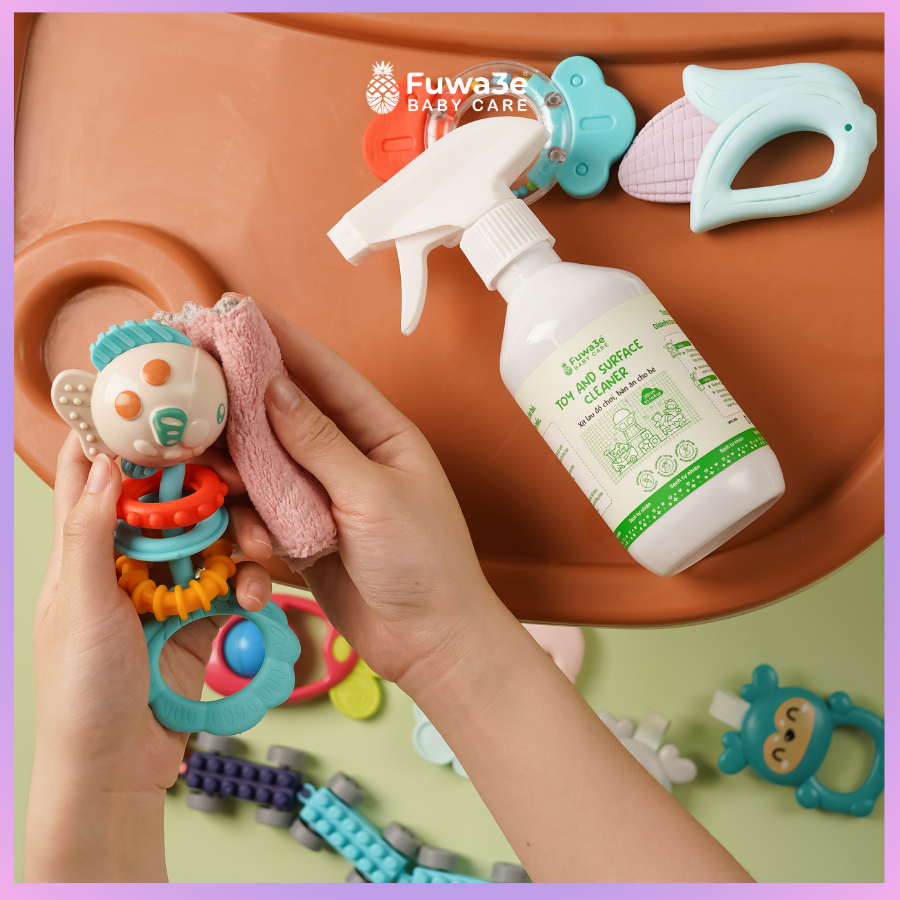 Cách vệ sinh đồ chơi nhựa cho bé và một số lưu ý quan trọng